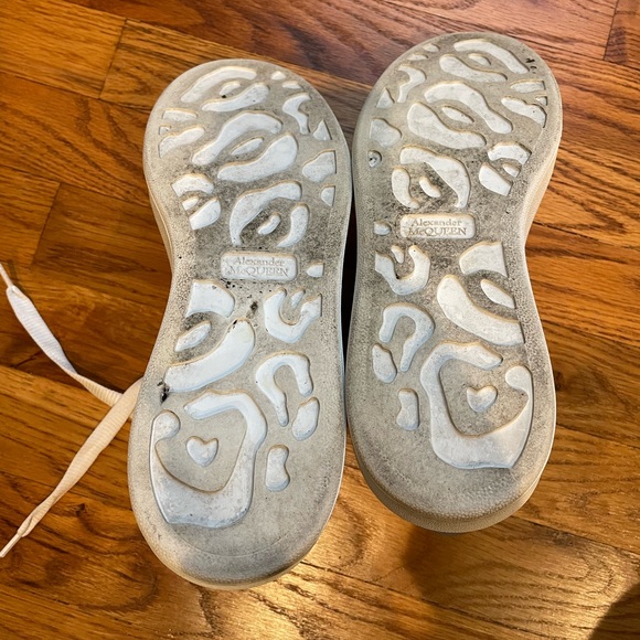 Alexander McQueen Women’s Oversized Sneaker Size 39 - Picture 11 of 12